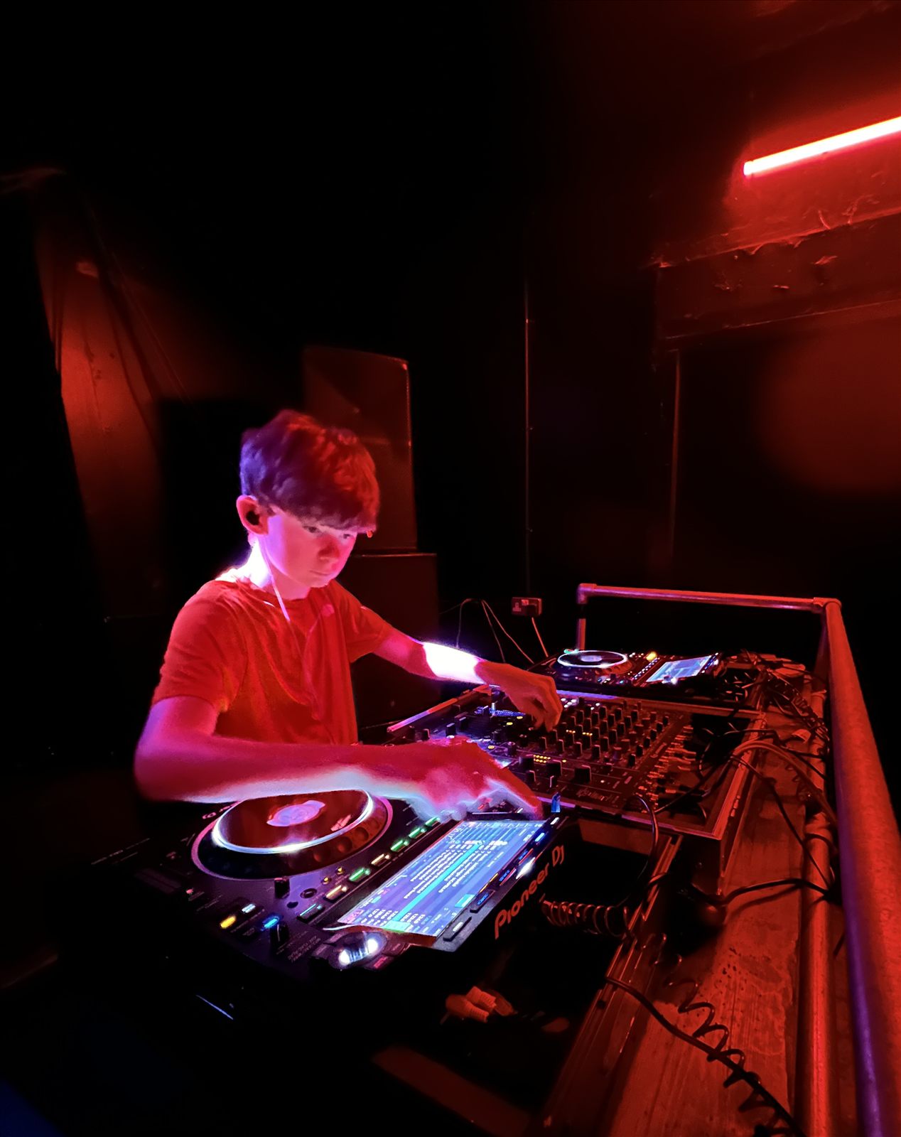 Newcastle DJ Zac Harris mixing live at Black Box Studios