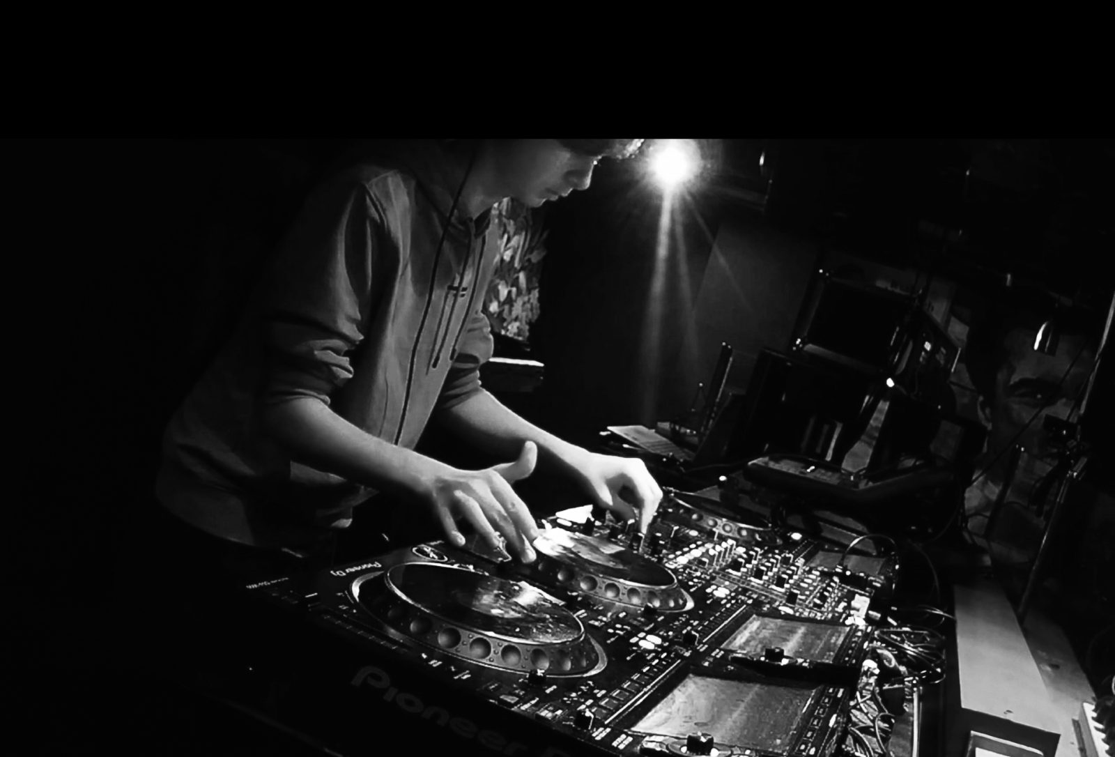 Newcastle DJ Zac Harris - UK tech house DJ performing at World Headquarters Newcastle